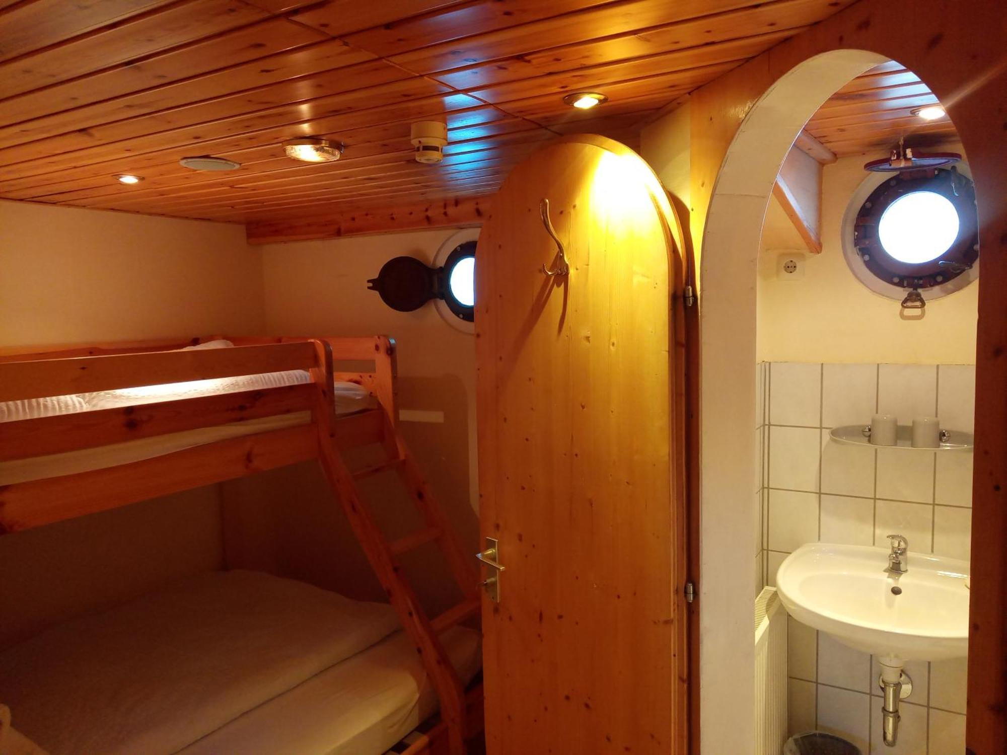 Kuestenmotorschiff Aventura BRE Εξωτερικό φωτογραφία